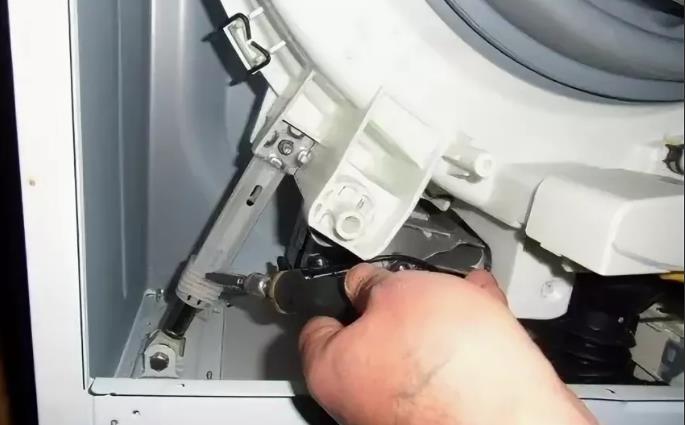 	Замена амортизаторов в стиральной машине